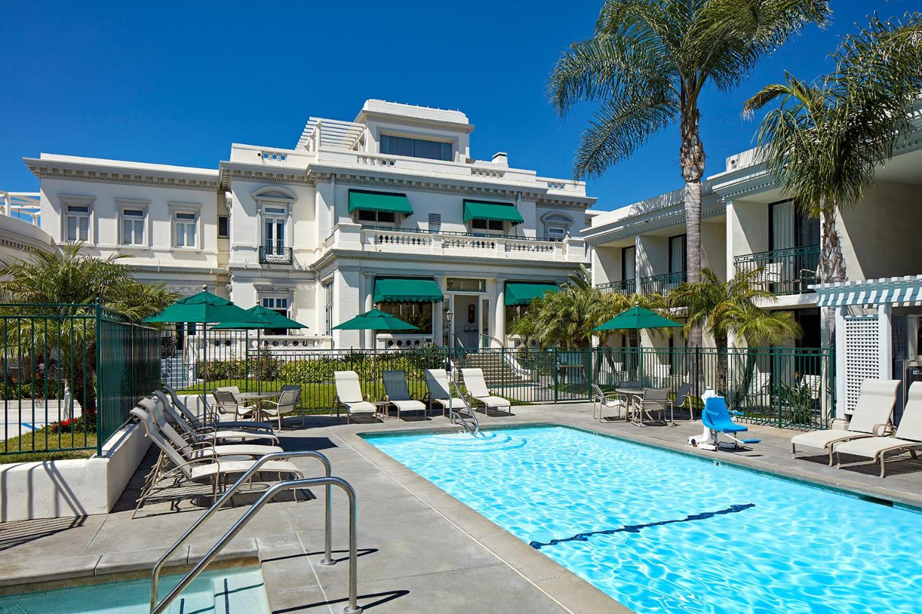 Glorietta Bay Hotel 3*