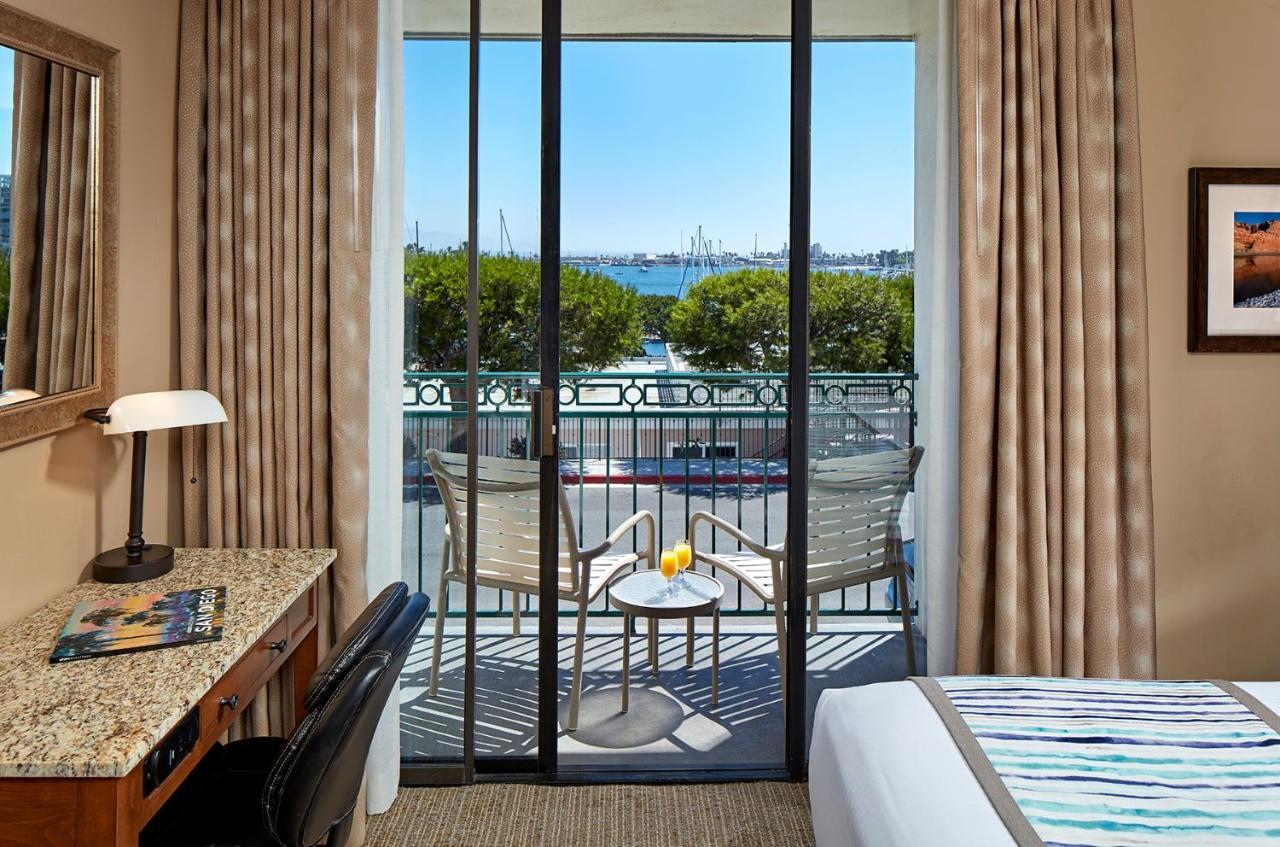 Hotel Glorietta Bay